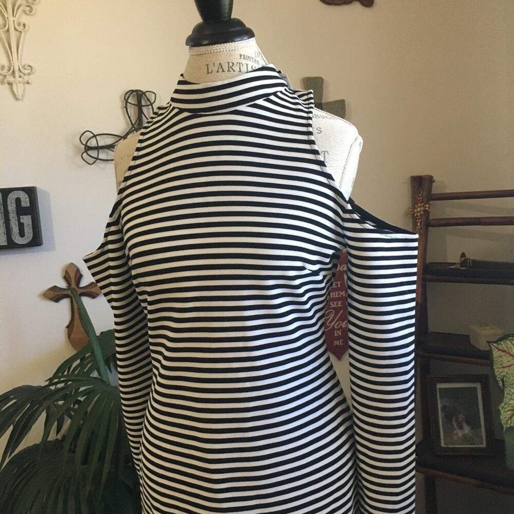 Y2K XOXO cold shoulder striped dress NEW - Picture 4 of 8